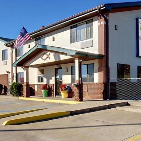 Cassville Four Seasons Inn & Suites Екстер'єр фото