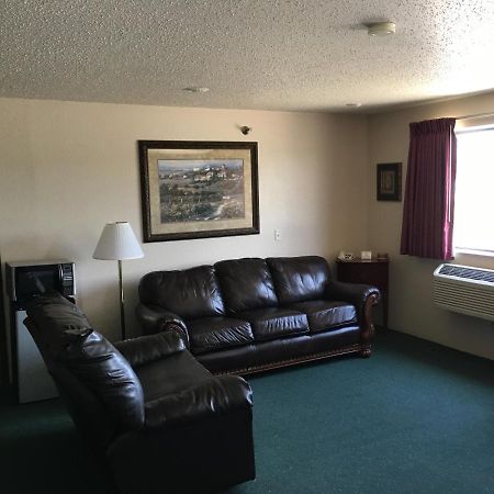 Cassville Four Seasons Inn & Suites Екстер'єр фото