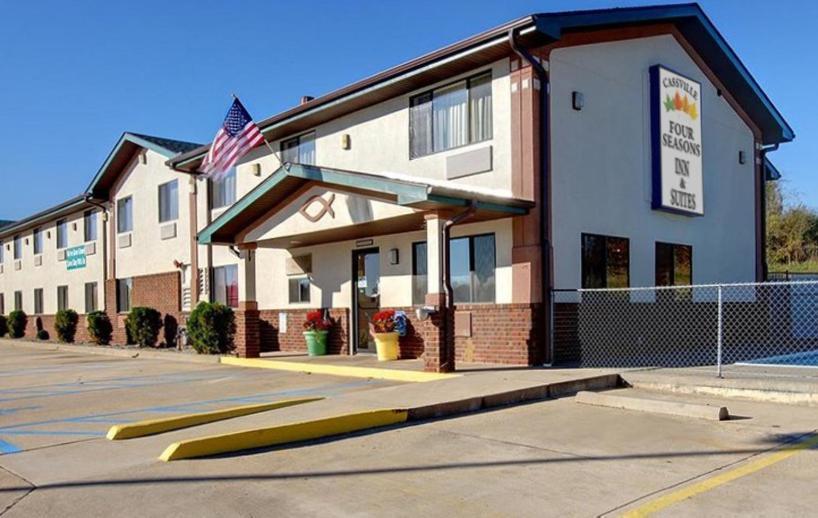 Cassville Four Seasons Inn & Suites Екстер'єр фото